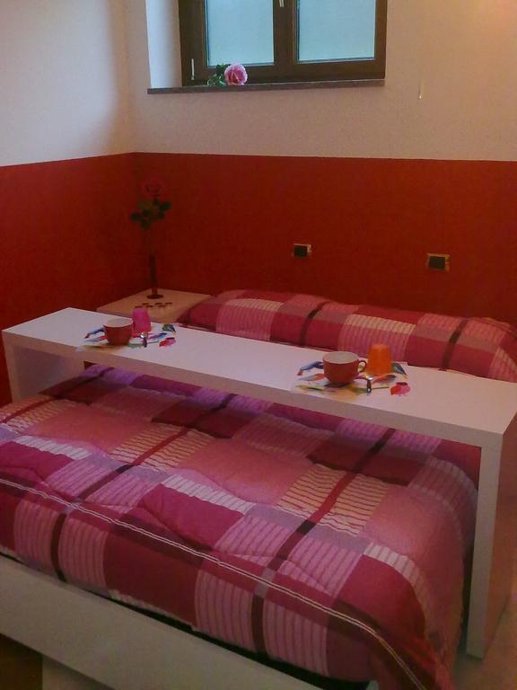 Affittacamere Valchiavenna - Foresteria Lombarda Con Parcheggio Privato Sul Posto! Apprezzata Gestione Familiare Dal 2012, Qualita-Prezzo Top! "Guest-House With Private Parking On Site! Appreciated Family Management Since 2012, Quality-Price Top!" Habitación foto