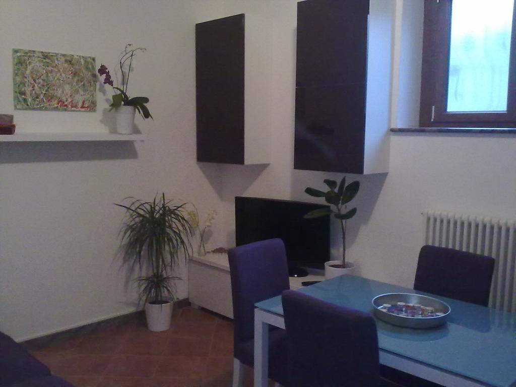 Affittacamere Valchiavenna - Foresteria Lombarda Con Parcheggio Privato Sul Posto! Apprezzata Gestione Familiare Dal 2012, Qualita-Prezzo Top! "Guest-House With Private Parking On Site! Appreciated Family Management Since 2012, Quality-Price Top!" Habitación foto