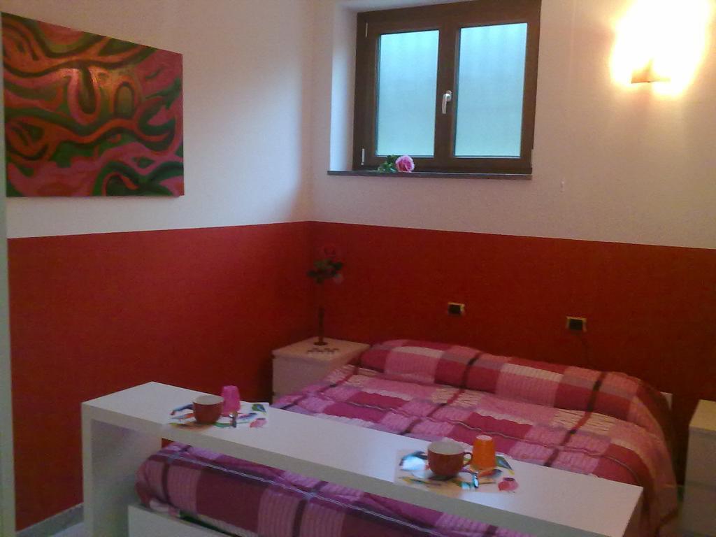 Affittacamere Valchiavenna - Foresteria Lombarda Con Parcheggio Privato Sul Posto! Apprezzata Gestione Familiare Dal 2012, Qualita-Prezzo Top! "Guest-House With Private Parking On Site! Appreciated Family Management Since 2012, Quality-Price Top!" Habitación foto