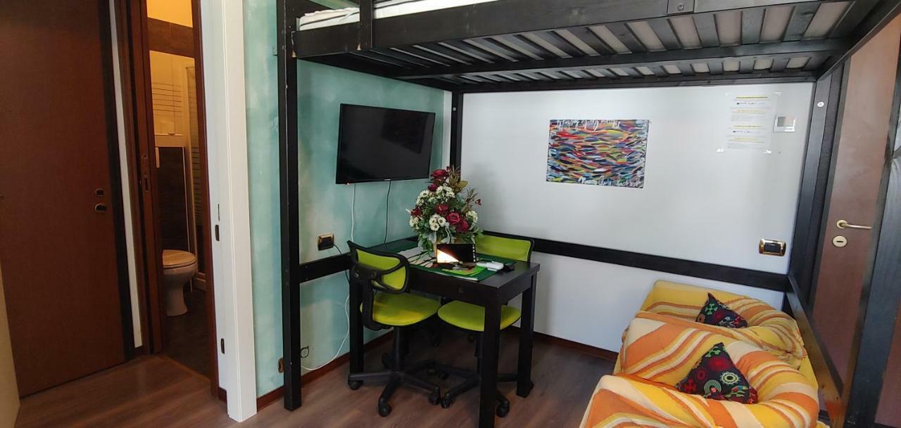 Affittacamere Valchiavenna - Foresteria Lombarda Con Parcheggio Privato Sul Posto! Apprezzata Gestione Familiare Dal 2012, Qualita-Prezzo Top! "Guest-House With Private Parking On Site! Appreciated Family Management Since 2012, Quality-Price Top!" Exterior foto